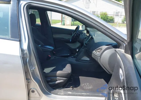 2015 Dodge Dart Sxt из США, поврежденный, VIN 1C3CDFBB5FD213311